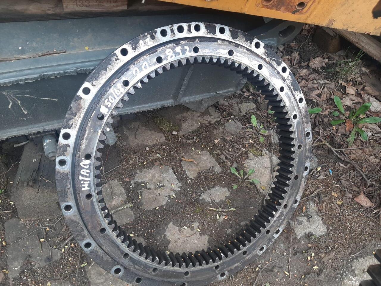 Hitachi EX 40 - Couronne d'orientation pour Engins de chantier: photos 5 Hitachi EX 40 - Couronne d'orientation pour Engins de chantier: photos 5