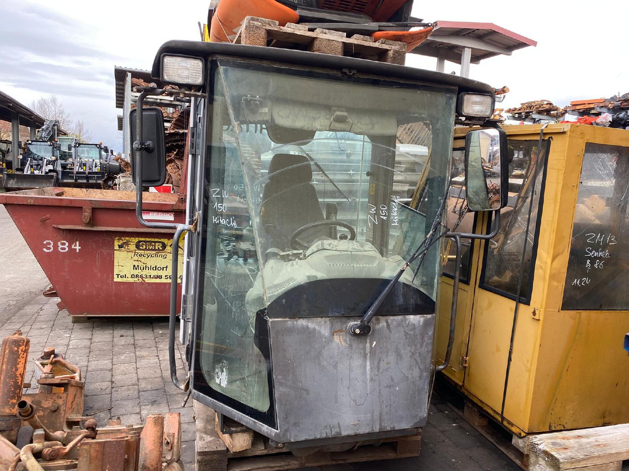 Hitachi ZW 150 - Cabine pour Pelle: photos 3 Hitachi ZW 150 - Cabine pour Pelle: photos 3