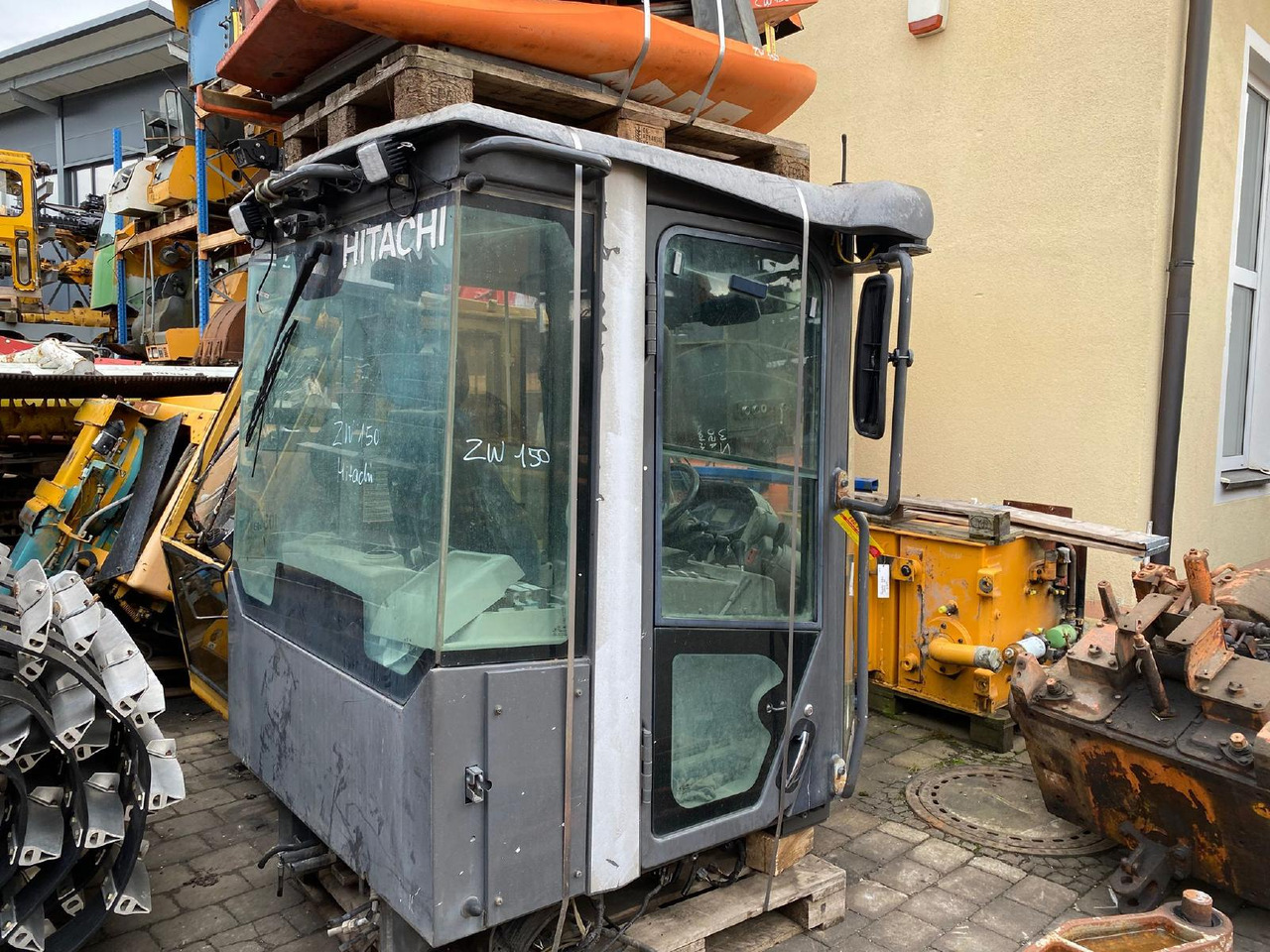 Hitachi ZW 150 - Cabine pour Pelle: photos 2 Hitachi ZW 150 - Cabine pour Pelle: photos 2