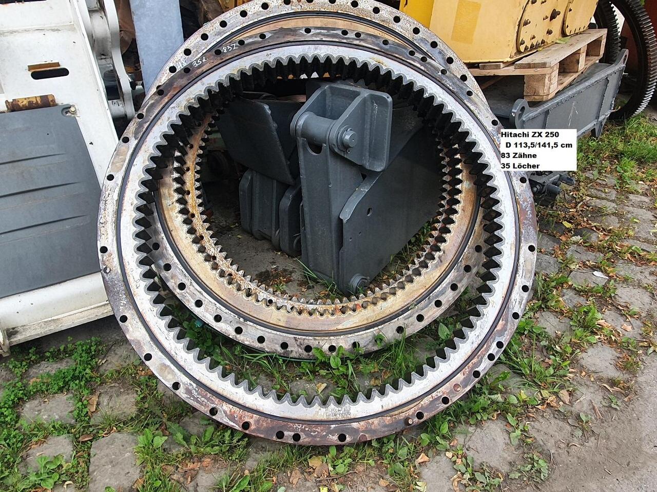Hitachi ZX 250 LC N 3 - Couronne d'orientation pour Engins de chantier: photos 1 Hitachi ZX 250 LC N 3 - Couronne d'orientation pour Engins de chantier: photos 1