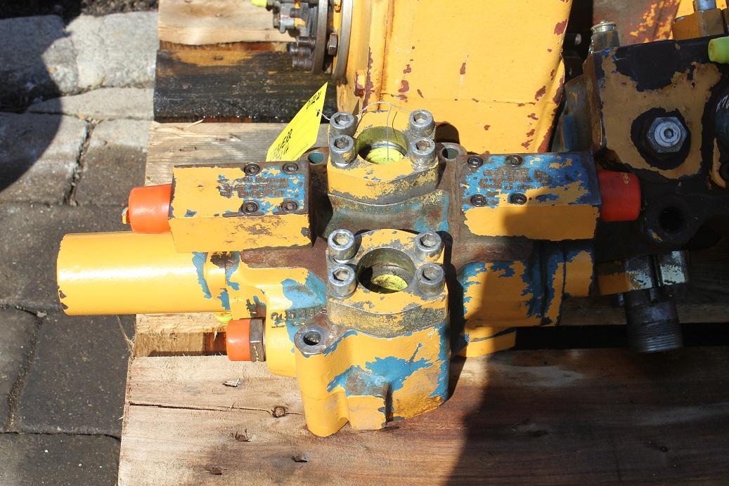 Valve hydraulique pour Engins de chantier Liebherr A 922 LIT: photos 7