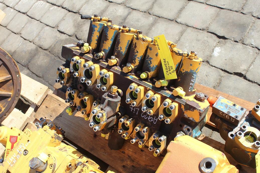 Valve hydraulique pour Engins de chantier Liebherr A 922 LIT: photos 9