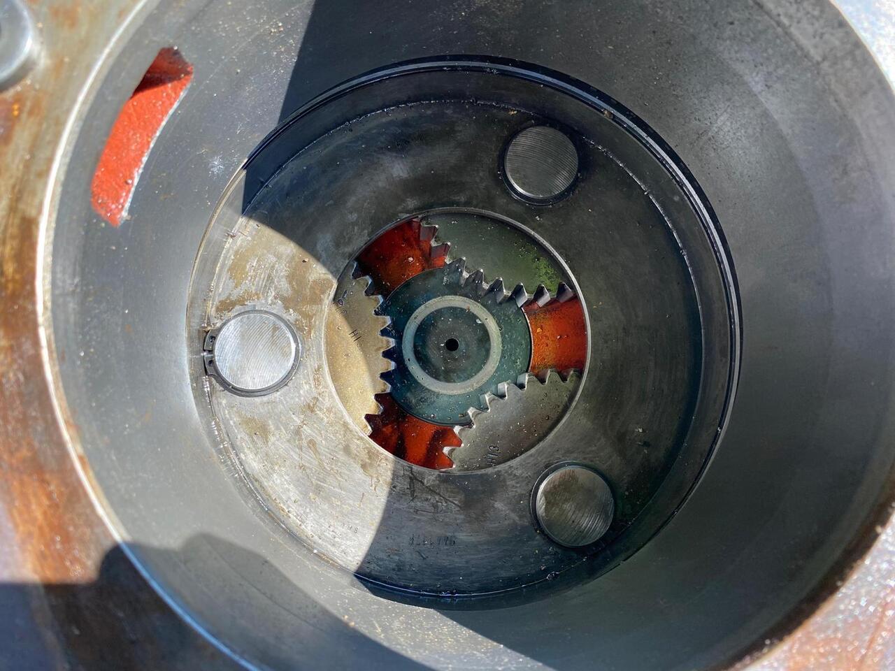 Moteur de translation pour Engins de chantier Liebherr FAT 450C: photos 7