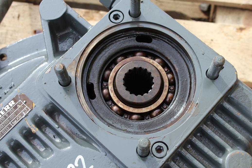 Liebherr PVG 250 aus LR 622 - Pompe hydraulique pour Engins de chantier: photos 5 Liebherr PVG 250 aus LR 622 - Pompe hydraulique pour Engins de chantier: photos 5