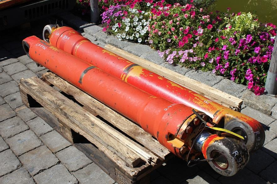 Liebherr R 932 LIT - Vérin hydraulique pour Engins de chantier: photos 1 Liebherr R 932 LIT - Vérin hydraulique pour Engins de chantier: photos 1