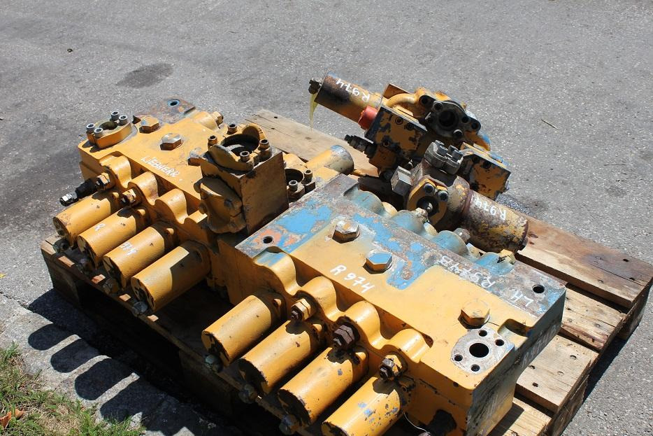 Valve hydraulique pour Engins de chantier Liebherr R 974: photos 6 Valve hydraulique pour Engins de chantier Liebherr R 974: photos 6