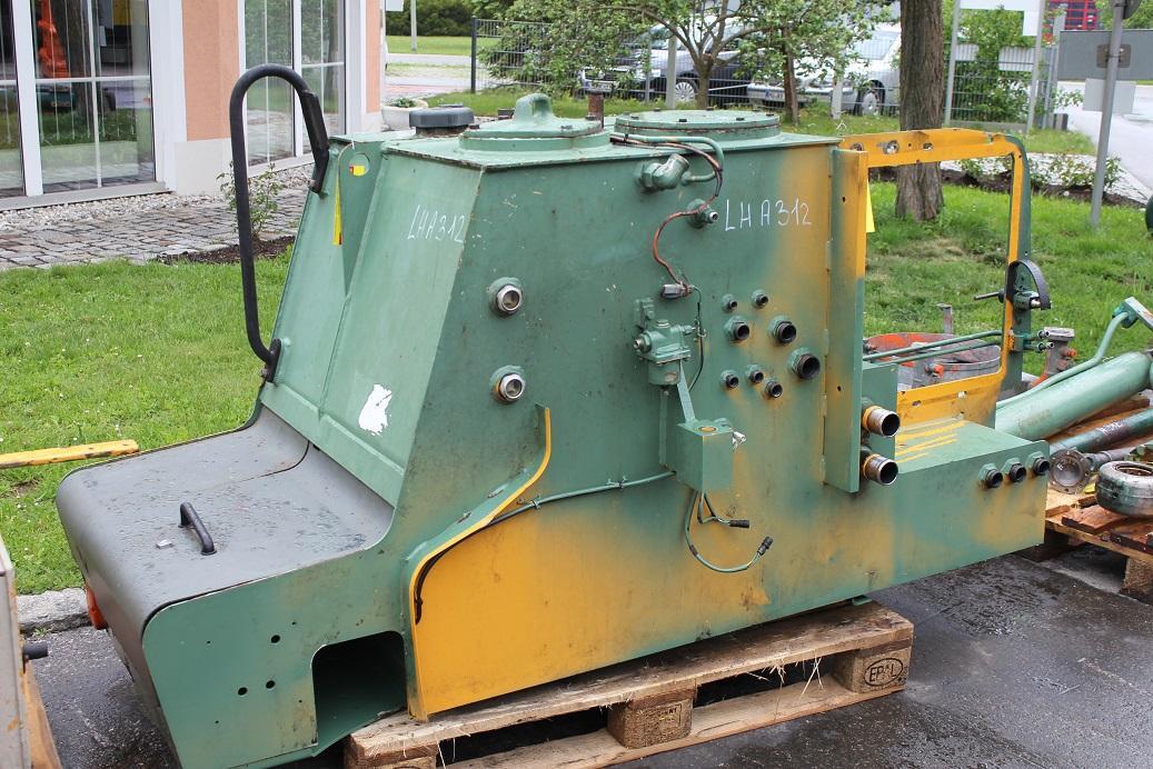 Liebherr A312 - Pièces de rechange pour Pelle sur pneus: photos 2 Liebherr A312 - Pièces de rechange pour Pelle sur pneus: photos 2