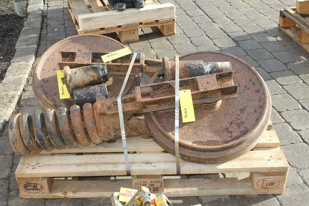 Poclain 90 - Pièces de train de roulement pour Engins de chantier: photos 1 Poclain 90 - Pièces de train de roulement pour Engins de chantier: photos 1