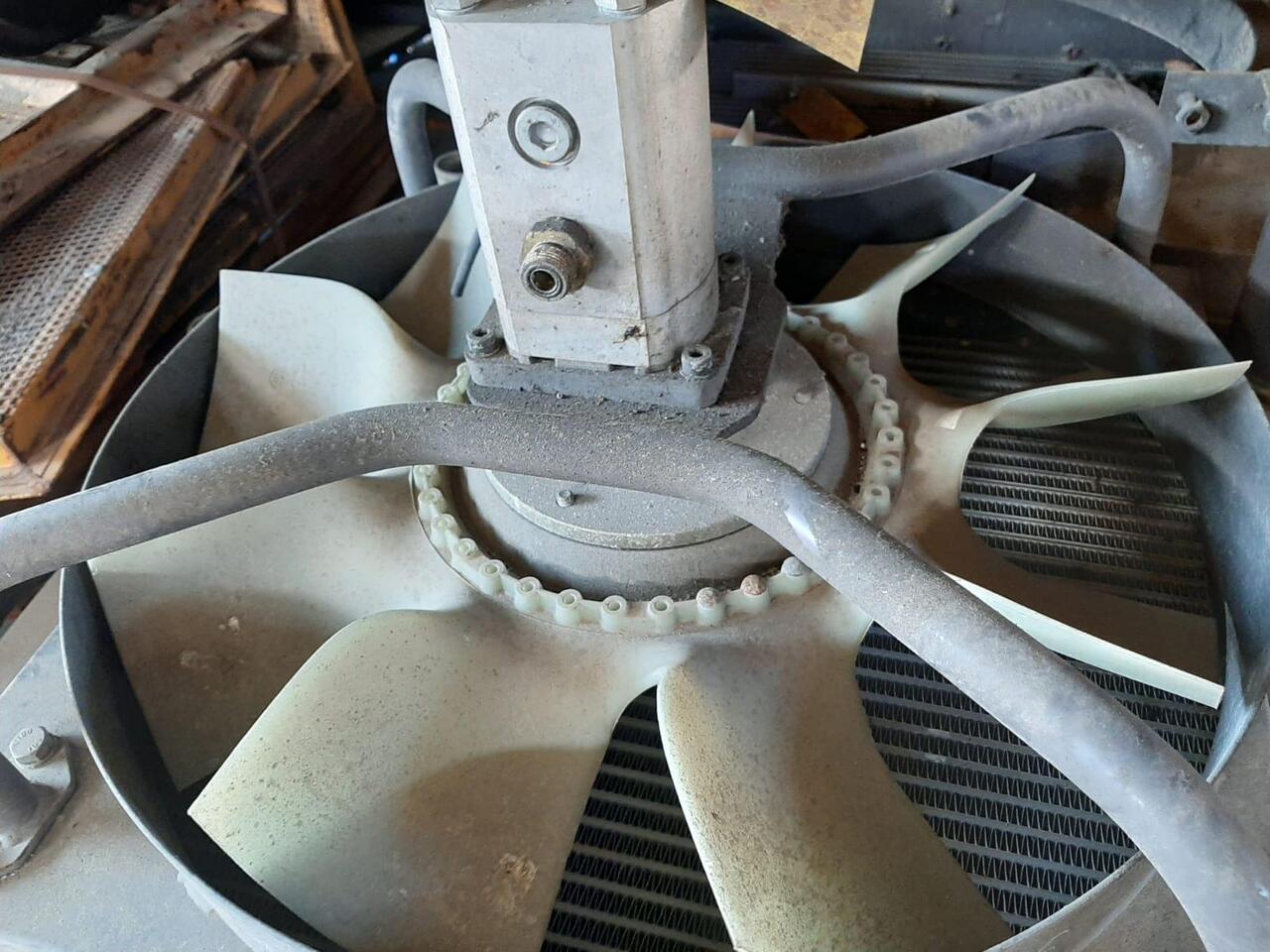 Volvo 160 B - Système de refroidissement pour Engins de chantier: photos 4 Volvo 160 B - Système de refroidissement pour Engins de chantier: photos 4