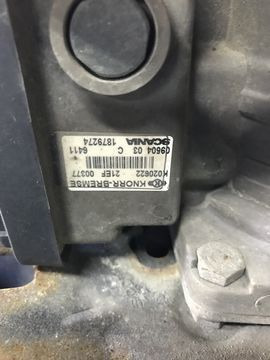 Knorr-Bremse Europa 1827274   Scania R - Valve de frein pour Camion: photos 2 Knorr-Bremse Europa 1827274   Scania R - Valve de frein pour Camion: photos 2
