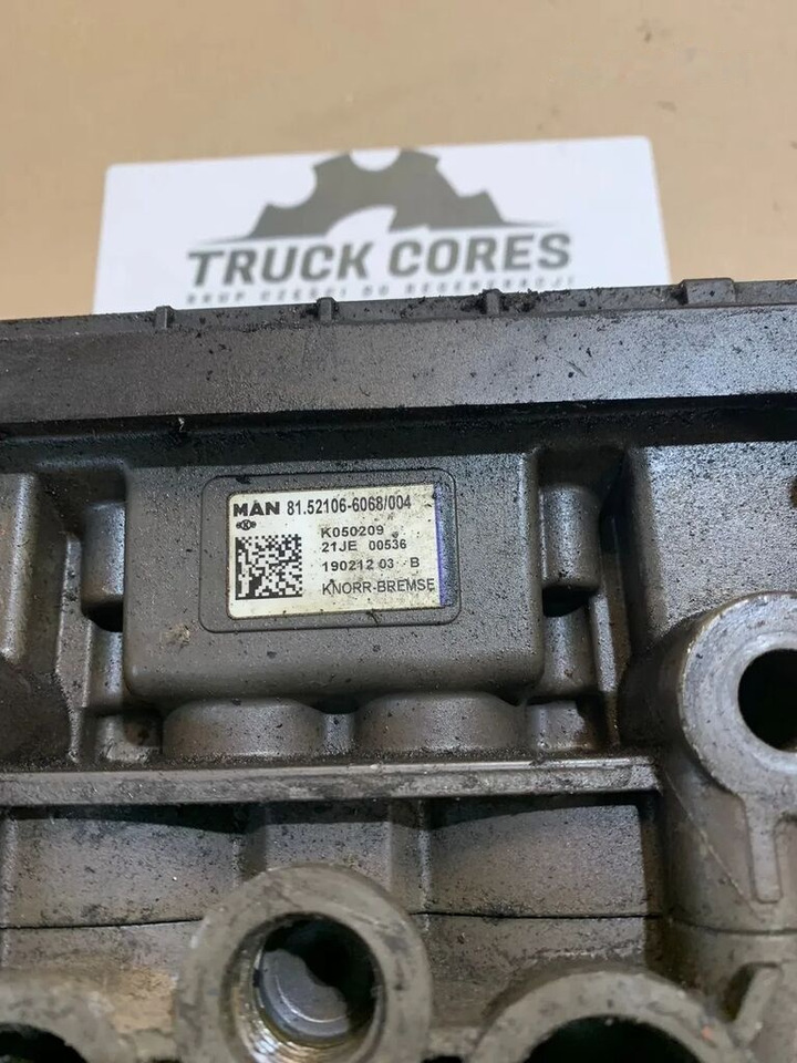 Modulator Podwójny EBS K050209 E6 KNORR BREMSE MAN TGX, TGL, TGM K050209 - Valve de frein pour Camion: photos 2 Modulator Podwójny EBS K050209 E6 KNORR BREMSE MAN TGX, TGL, TGM K050209 - Valve de frein pour Camion: photos 2