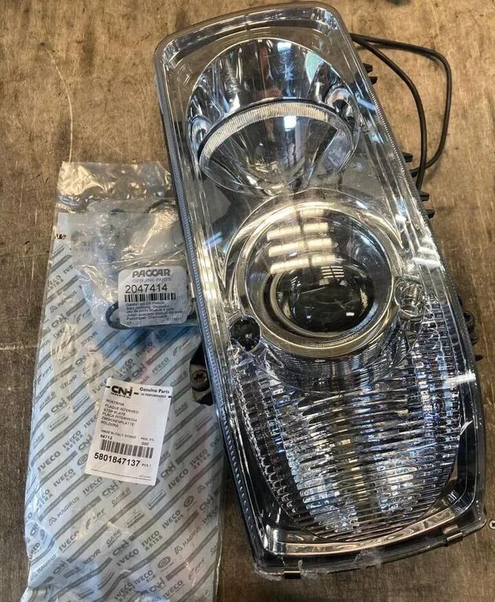 Nowa Lewa Lampa Daf XF 105 TD01-61-006XL - Lumière/ Éclairage pour Camion: photos 1 Nowa Lewa Lampa Daf XF 105 TD01-61-006XL - Lumière/ Éclairage pour Camion: photos 1