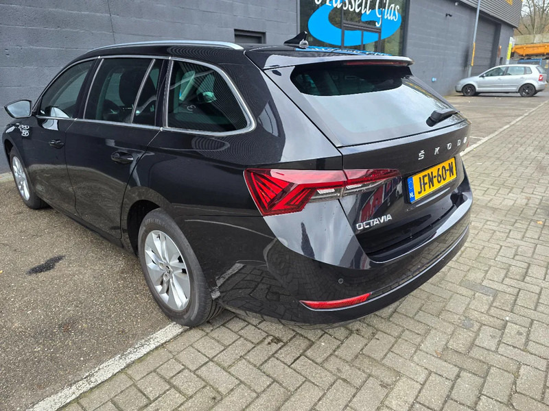 Škoda Octavia Combi 1.0 Benzine - Voiture: photos 4 Škoda Octavia Combi 1.0 Benzine - Voiture: photos 4