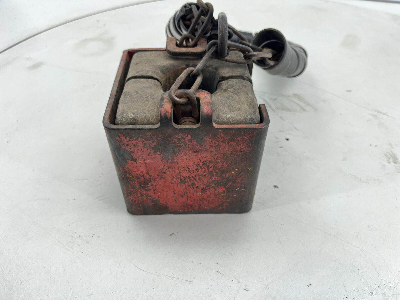 FAUN ATF 40G-2 Hoist limit weight with bracket complete - Contrepoids pour Grue mobile: photos 4 FAUN ATF 40G-2 Hoist limit weight with bracket complete - Contrepoids pour Grue mobile: photos 4