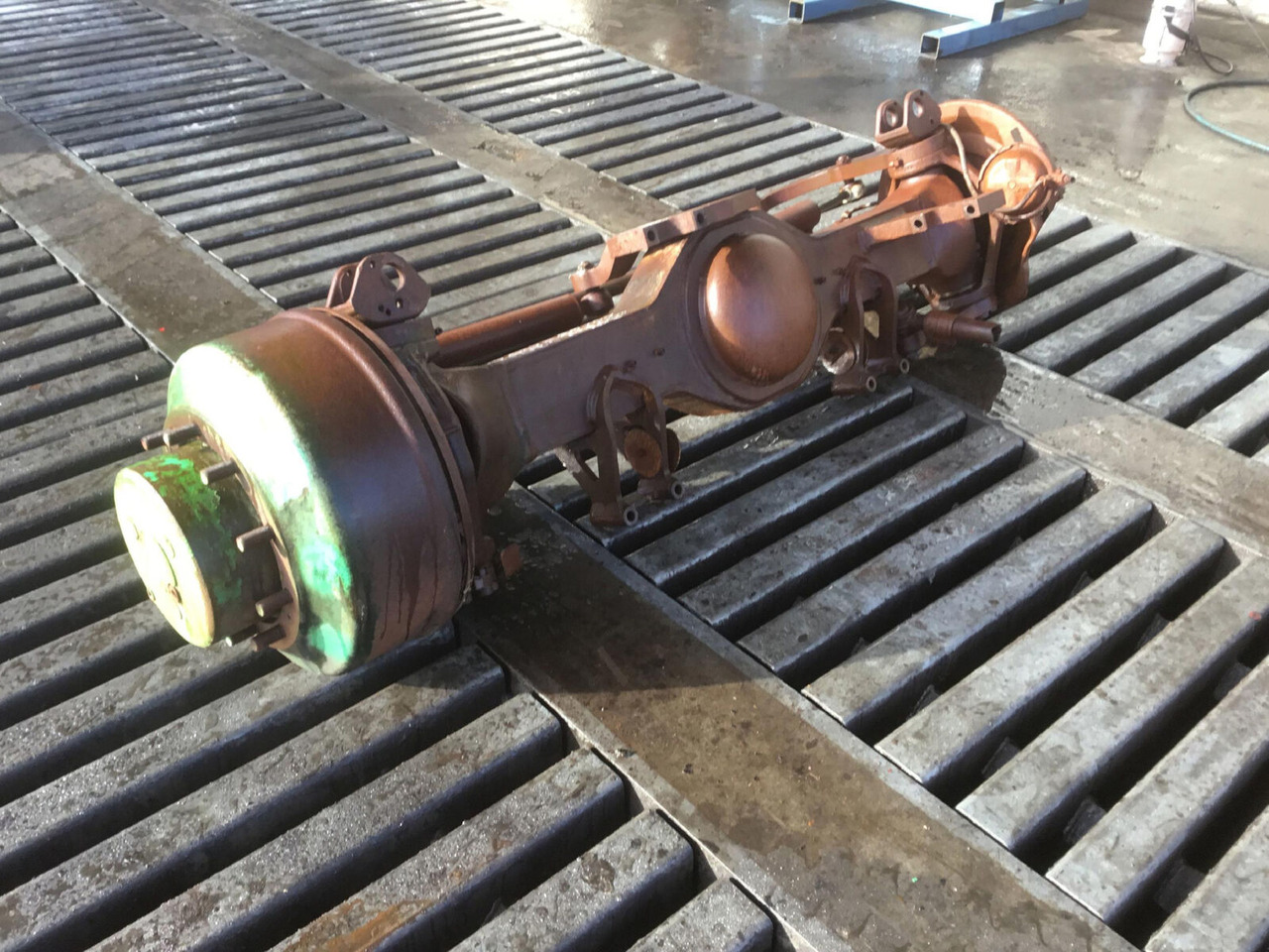 FAUN ATF 60-3 axle 1 - Essieu et pièces pour Grue mobile: photos 3 FAUN ATF 60-3 axle 1 - Essieu et pièces pour Grue mobile: photos 3