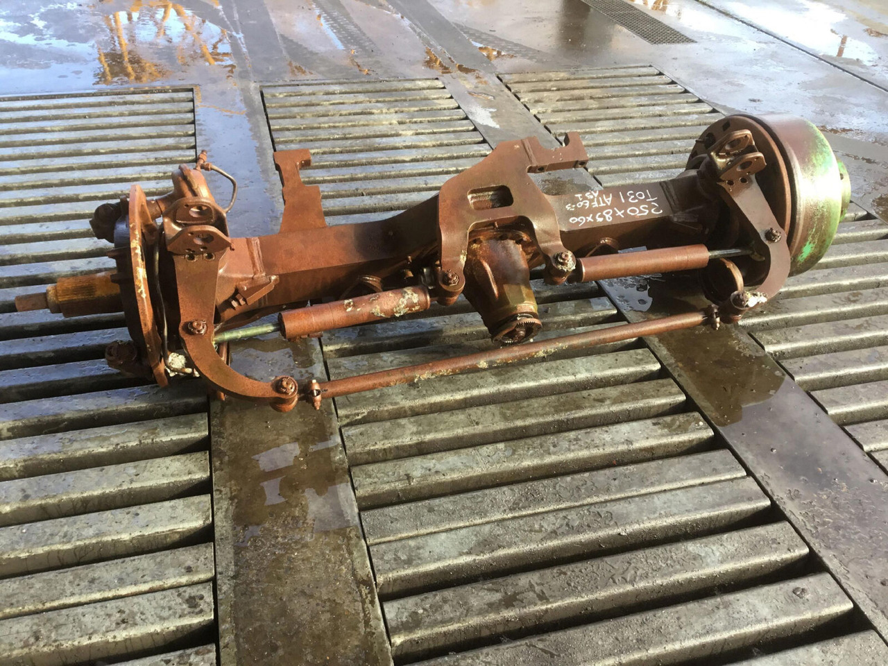 FAUN ATF 60-3 axle 1 - Essieu et pièces pour Grue mobile: photos 1 FAUN ATF 60-3 axle 1 - Essieu et pièces pour Grue mobile: photos 1