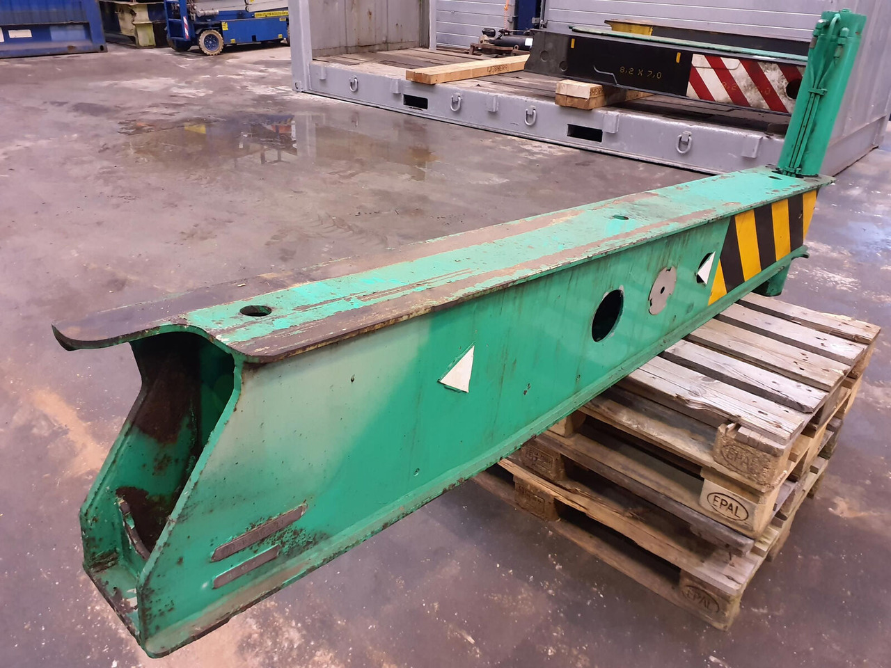 FAUN ATF 60-3 outrigger beam rear with support cylinder - Suspension pour Grue mobile: photos 4 FAUN ATF 60-3 outrigger beam rear with support cylinder - Suspension pour Grue mobile: photos 4