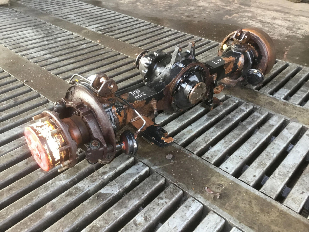 FAUN ATF 60-4 axle 2 - Essieu et pièces pour Grue mobile: photos 3 FAUN ATF 60-4 axle 2 - Essieu et pièces pour Grue mobile: photos 3