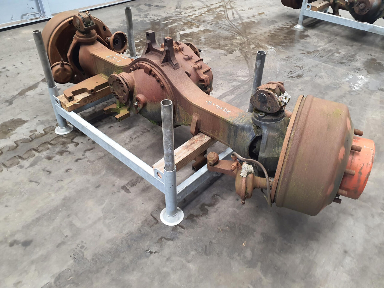 FAUN ATF 60-4 axle 2 - Essieu et pièces pour Grue mobile: photos 2 FAUN ATF 60-4 axle 2 - Essieu et pièces pour Grue mobile: photos 2