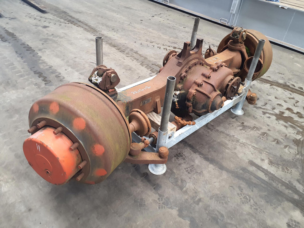 FAUN ATF 60-4 axle 2 - Essieu et pièces pour Grue mobile: photos 1 FAUN ATF 60-4 axle 2 - Essieu et pièces pour Grue mobile: photos 1