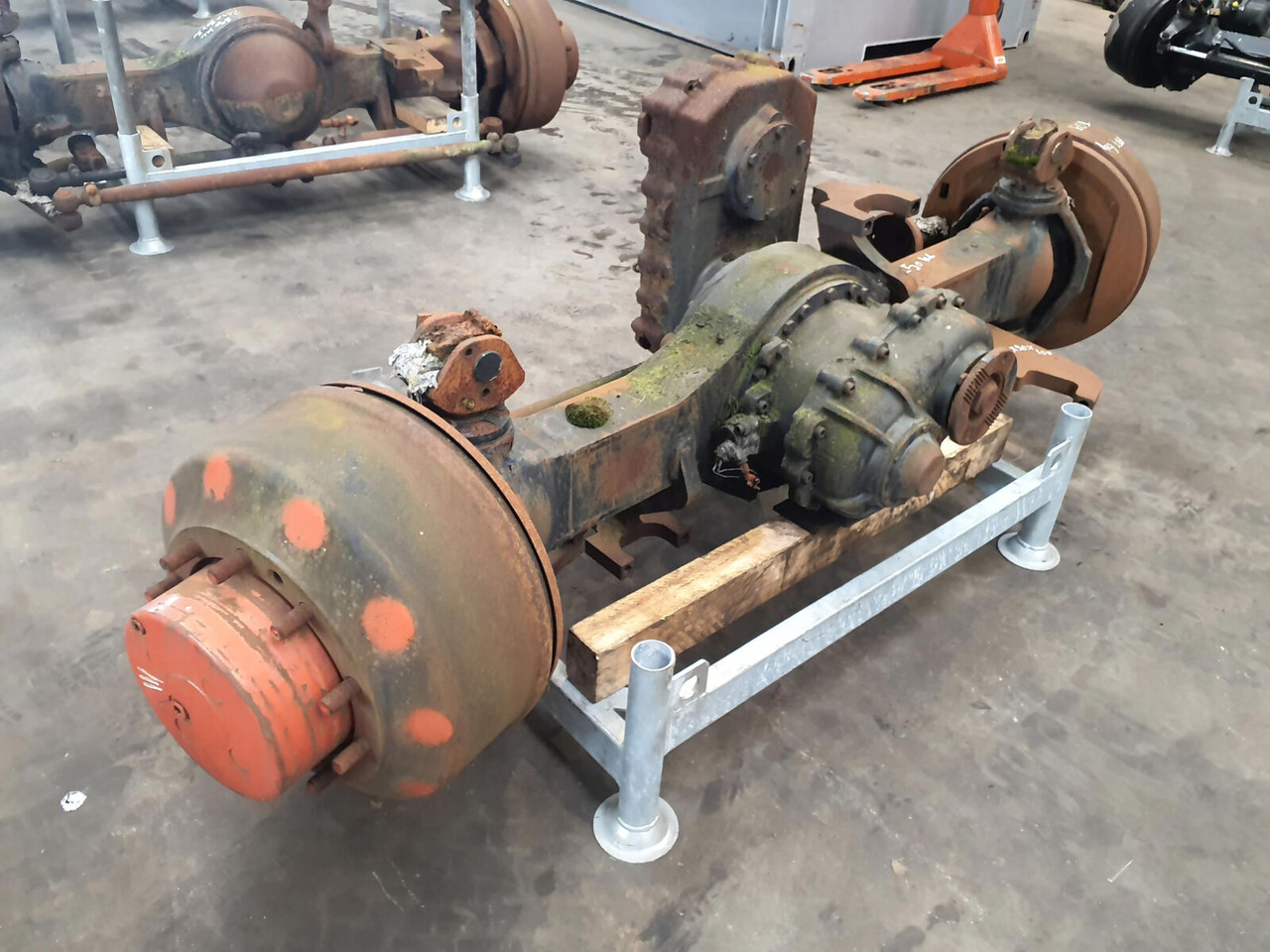 FAUN ATF 60-4 axle 3 - Essieu et pièces pour Grue mobile: photos 4 FAUN ATF 60-4 axle 3 - Essieu et pièces pour Grue mobile: photos 4