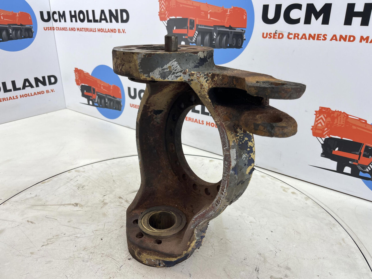 FAUN RTF 50 Steering knuckle 16 holes axle 4 right - Fusée d'essieu pour Grue mobile: photos 4 FAUN RTF 50 Steering knuckle 16 holes axle 4 right - Fusée d'essieu pour Grue mobile: photos 4