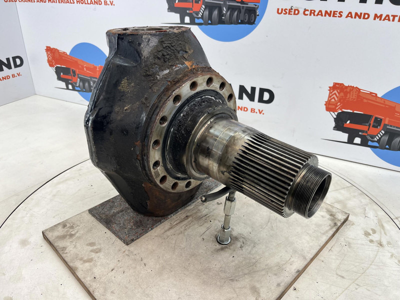 Faun ATF 45-3 Steering knuckle 16 holes axle 3 - Fusée d'essieu: photos 3 Faun ATF 45-3 Steering knuckle 16 holes axle 3 - Fusée d'essieu: photos 3