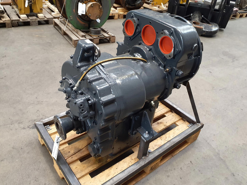 Faun RTF 50-3 Clark gearbox - Boîte de vitesse pour Grue: photos 4 Faun RTF 50-3 Clark gearbox - Boîte de vitesse pour Grue: photos 4