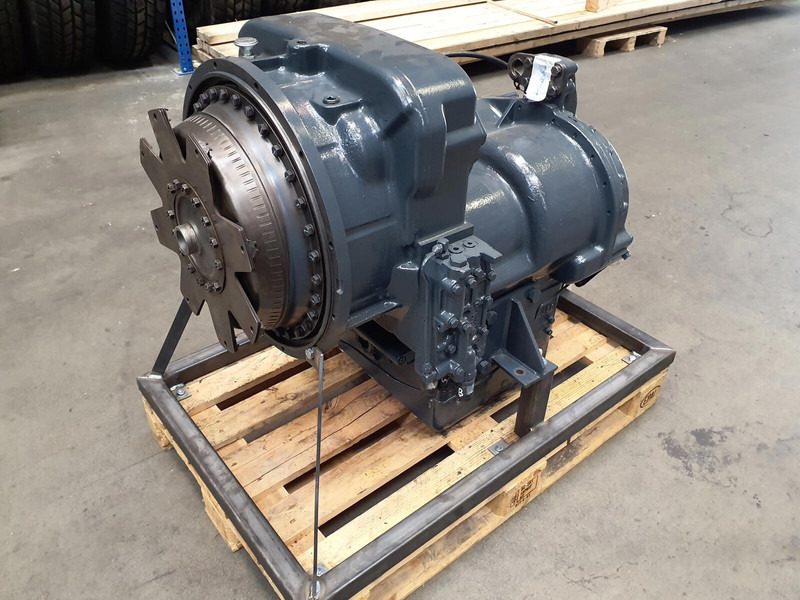 Faun RTF 50-3 Clark gearbox - Boîte de vitesse pour Grue: photos 2 Faun RTF 50-3 Clark gearbox - Boîte de vitesse pour Grue: photos 2