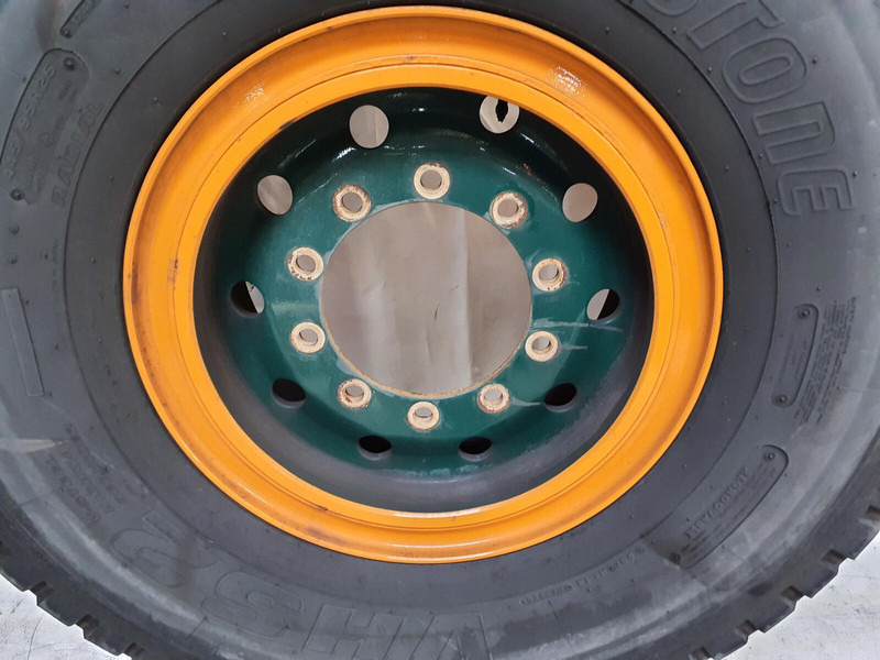 Faun Wheel 445/95R25 10 7.5 3p - Pneus et jantes pour Grue: photos 2 Faun Wheel 445/95R25 10 7.5 3p - Pneus et jantes pour Grue: photos 2