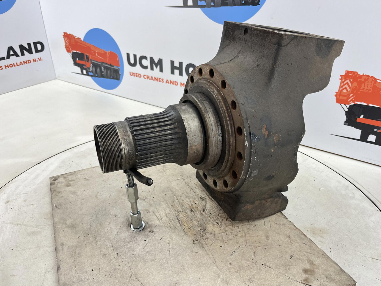 Grove AT 750 BE Steering knuckle 16 holes - Fusée d'essieu pour Grue mobile: photos 1 Grove AT 750 BE Steering knuckle 16 holes - Fusée d'essieu pour Grue mobile: photos 1