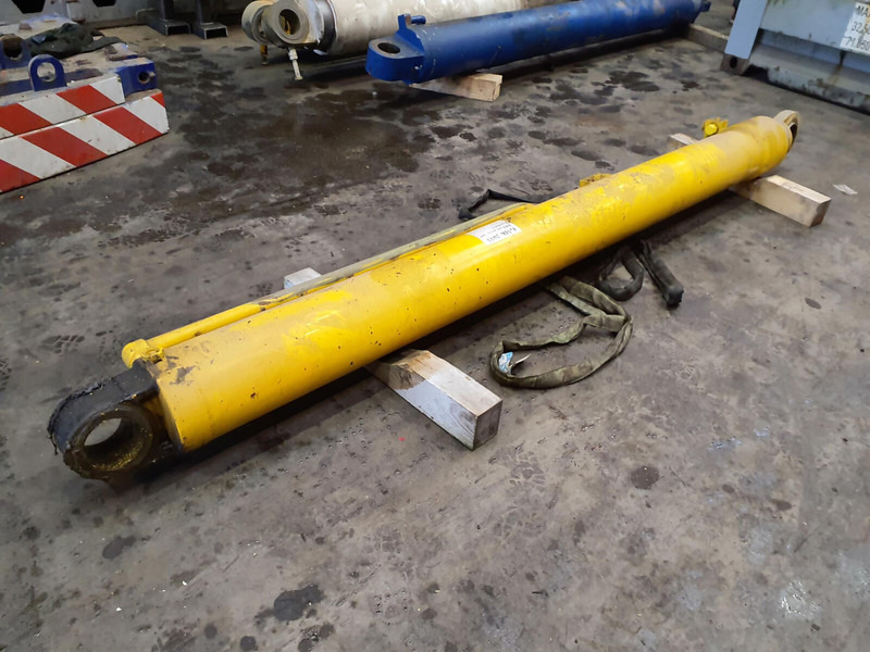 Grove GMK 2035 boom cylinder - Vérin hydraulique pour Grue: photos 1 Grove GMK 2035 boom cylinder - Vérin hydraulique pour Grue: photos 1