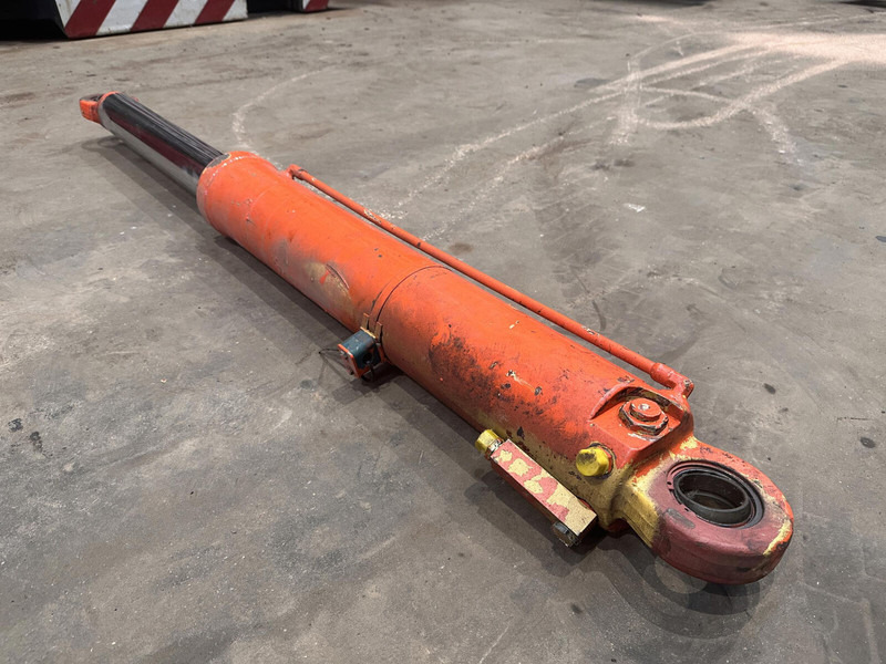 Grove GMK 3050 jib derricking cylinder - Vérin hydraulique pour Grue: photos 1 Grove GMK 3050 jib derricking cylinder - Vérin hydraulique pour Grue: photos 1