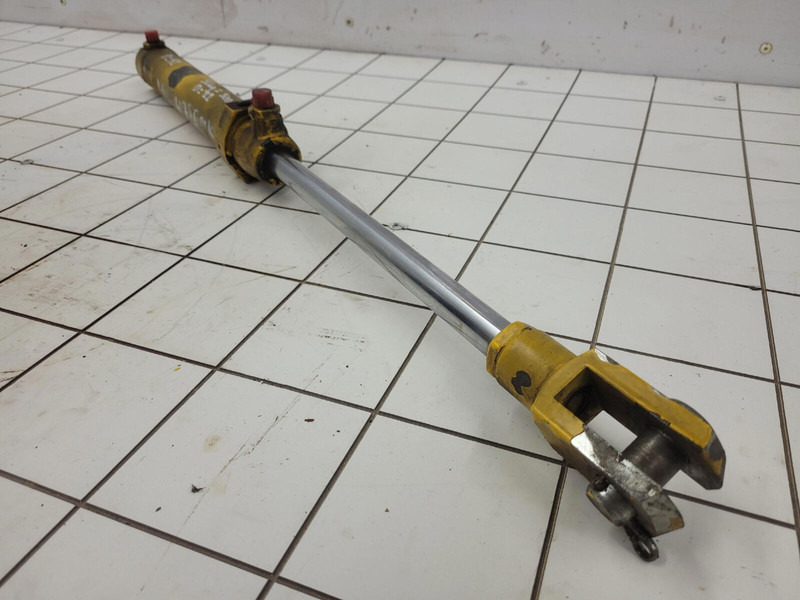 Grove GMK 4075 adjusting cylinder counterweight - Vérin hydraulique pour Grue: photos 3 Grove GMK 4075 adjusting cylinder counterweight - Vérin hydraulique pour Grue: photos 3
