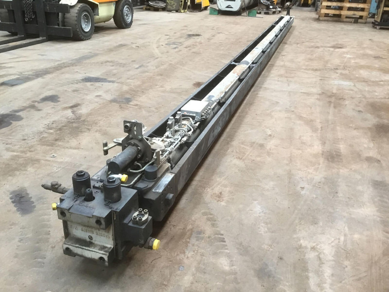 Grove GMK 5220 telescopic cylinder - Vérin hydraulique pour Grue: photos 4 Grove GMK 5220 telescopic cylinder - Vérin hydraulique pour Grue: photos 4