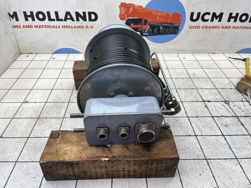Grove GMK 6300 cable drum - Grue auxiliaire: photos 3 Grove GMK 6300 cable drum - Grue auxiliaire: photos 3