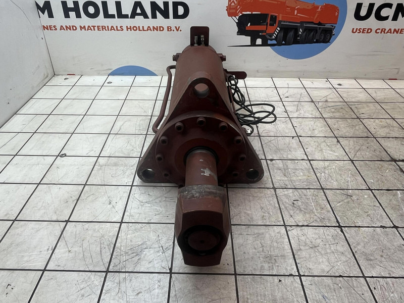 Grove GMK counterweight cylinder - Vérin hydraulique pour Grue: photos 4 Grove GMK counterweight cylinder - Vérin hydraulique pour Grue: photos 4