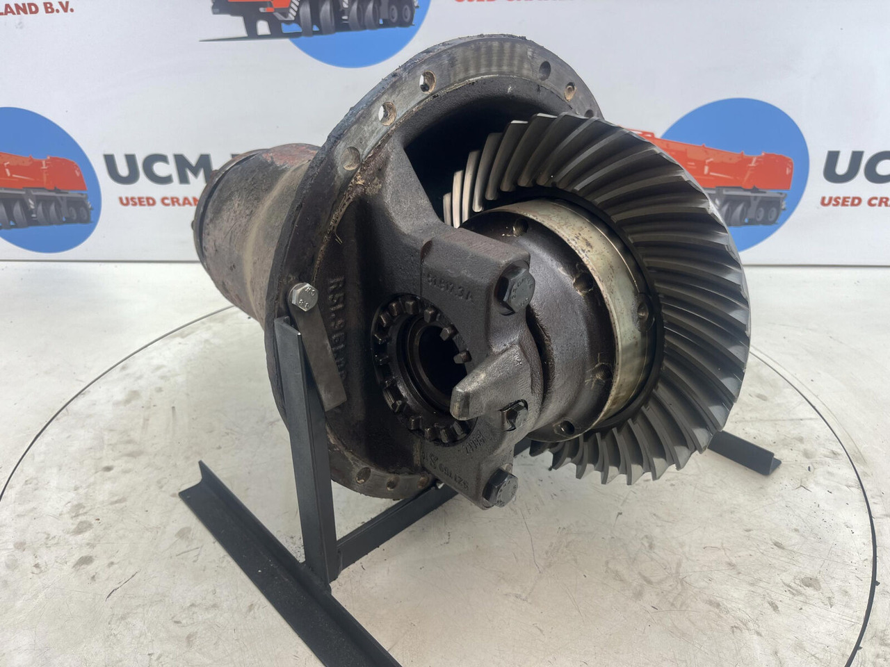 Krupp 70 GMT end differential 17x36 axle 4 - Différentiel pour Grue: photos 1 Krupp 70 GMT end differential 17x36 axle 4 - Différentiel pour Grue: photos 1