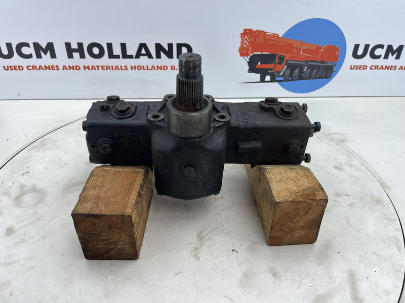 Krupp KMK 4070 steering box only for parts - Colonne de direction pour Grue: photos 3 Krupp KMK 4070 steering box only for parts - Colonne de direction pour Grue: photos 3