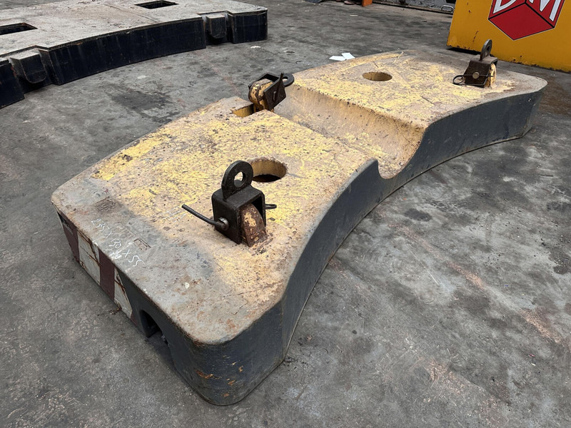 Krupp KMK 4080 - 5110 - 5120 Counterweight 5,8 ton - Contrepoids pour Engins de chantier: photos 2 Krupp KMK 4080 - 5110 - 5120 Counterweight 5,8 ton - Contrepoids pour Engins de chantier: photos 2