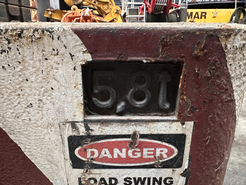 Krupp KMK 4080 - 5110 - 5120 Counterweight 5,8 ton - Contrepoids pour Engins de chantier: photos 5 Krupp KMK 4080 - 5110 - 5120 Counterweight 5,8 ton - Contrepoids pour Engins de chantier: photos 5