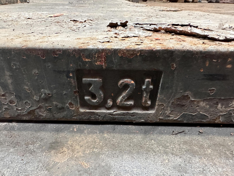 Krupp KMK 5160 counterweight 3,2 ton - Contrepoids pour Engins de chantier: photos 5 Krupp KMK 5160 counterweight 3,2 ton - Contrepoids pour Engins de chantier: photos 5