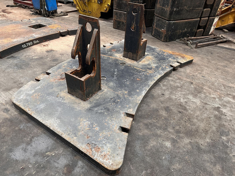 Krupp KMK 5160 counterweight 3,2 ton - Contrepoids pour Engins de chantier: photos 3 Krupp KMK 5160 counterweight 3,2 ton - Contrepoids pour Engins de chantier: photos 3