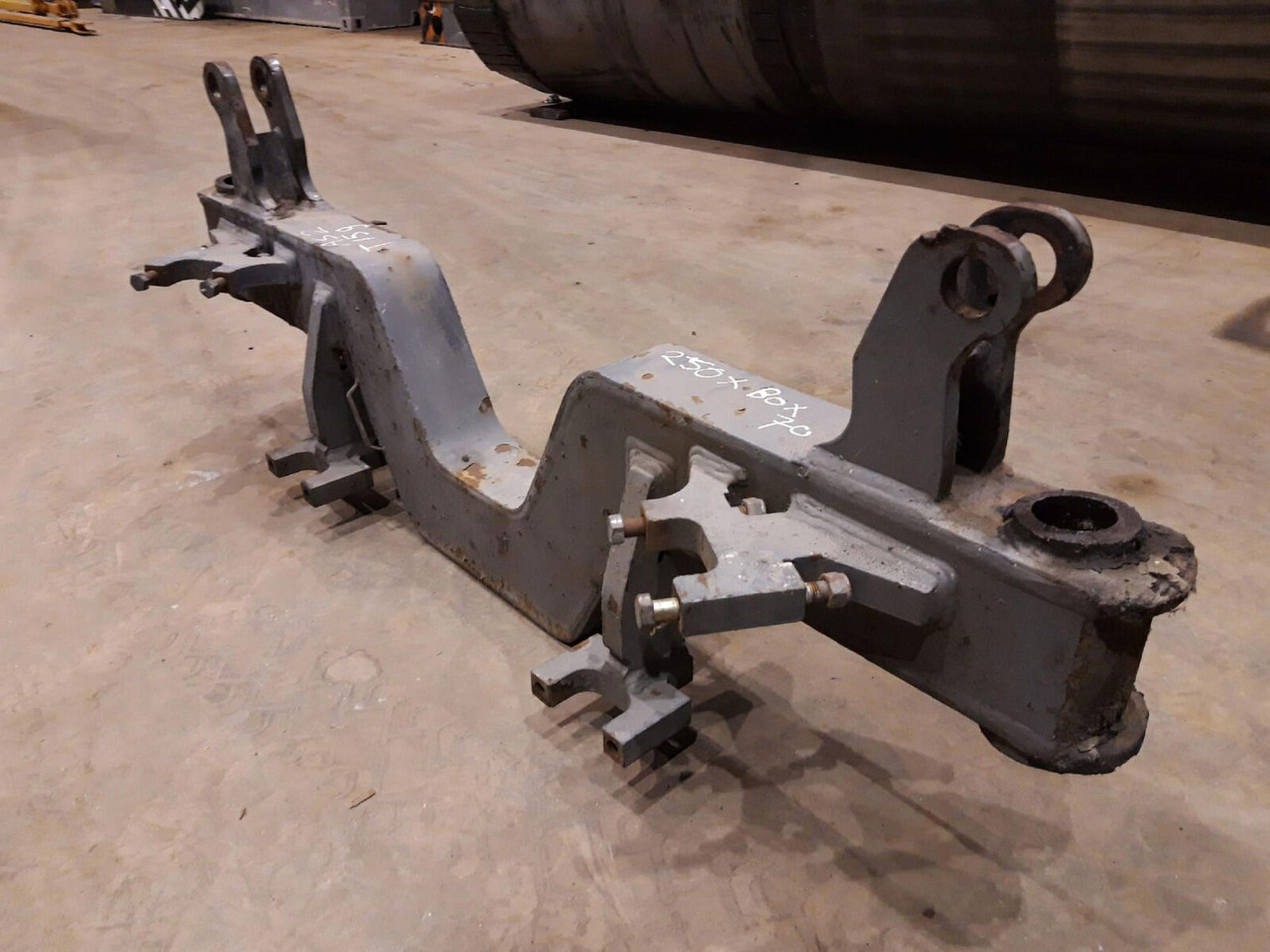 Liebherr LTM 1050-1 Axle housing axle 2 - Essieu et pièces pour Grue mobile: photos 1 Liebherr LTM 1050-1 Axle housing axle 2 - Essieu et pièces pour Grue mobile: photos 1