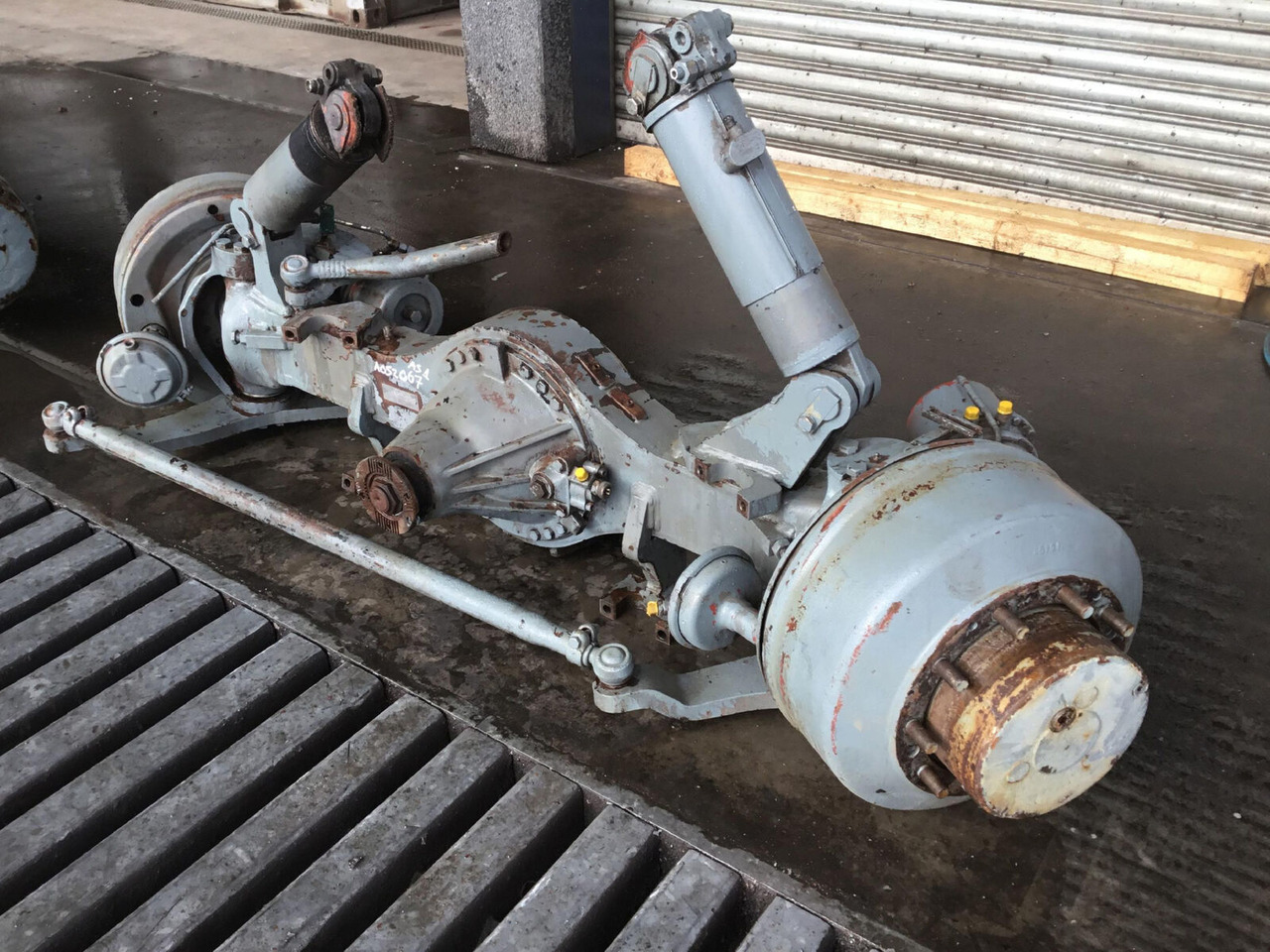 Liebherr LTM 1050-1 axle 1 - Essieu et pièces pour Grue mobile: photos 2 Liebherr LTM 1050-1 axle 1 - Essieu et pièces pour Grue mobile: photos 2