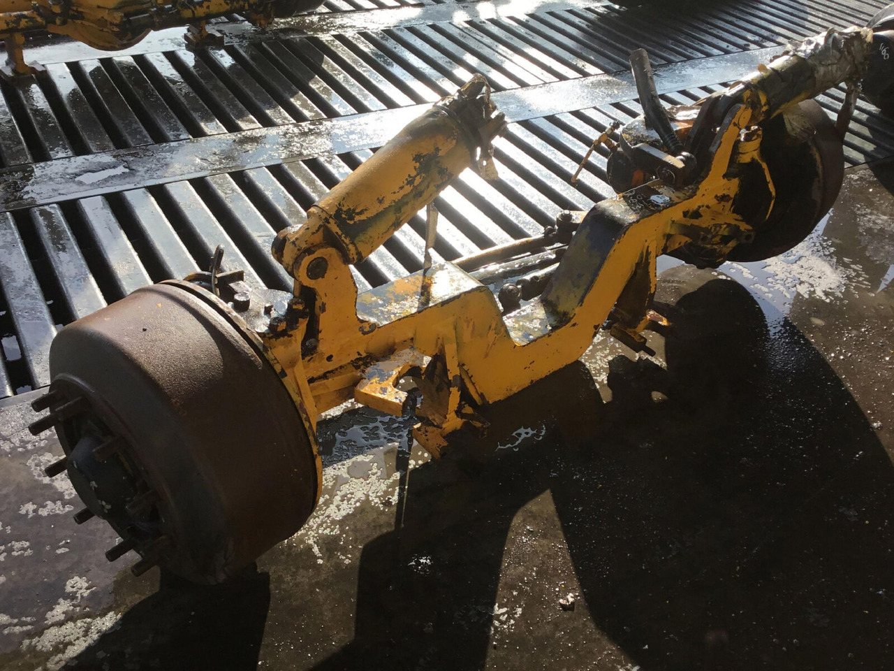 Liebherr LTM 1050-1 axle 2 - Essieu et pièces pour Grue mobile: photos 3 Liebherr LTM 1050-1 axle 2 - Essieu et pièces pour Grue mobile: photos 3