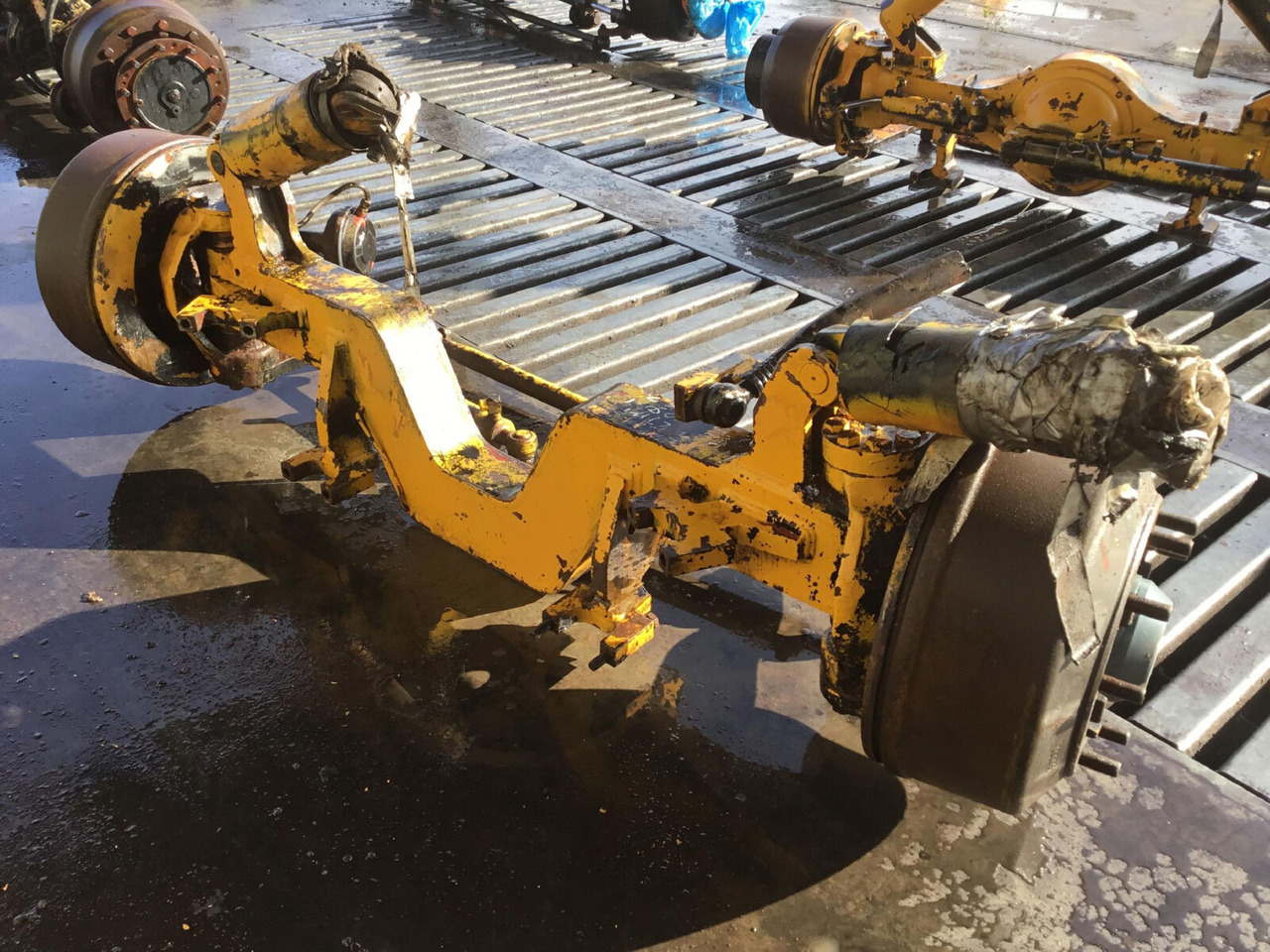 Liebherr LTM 1050-1 axle 2 - Essieu et pièces pour Grue mobile: photos 4 Liebherr LTM 1050-1 axle 2 - Essieu et pièces pour Grue mobile: photos 4