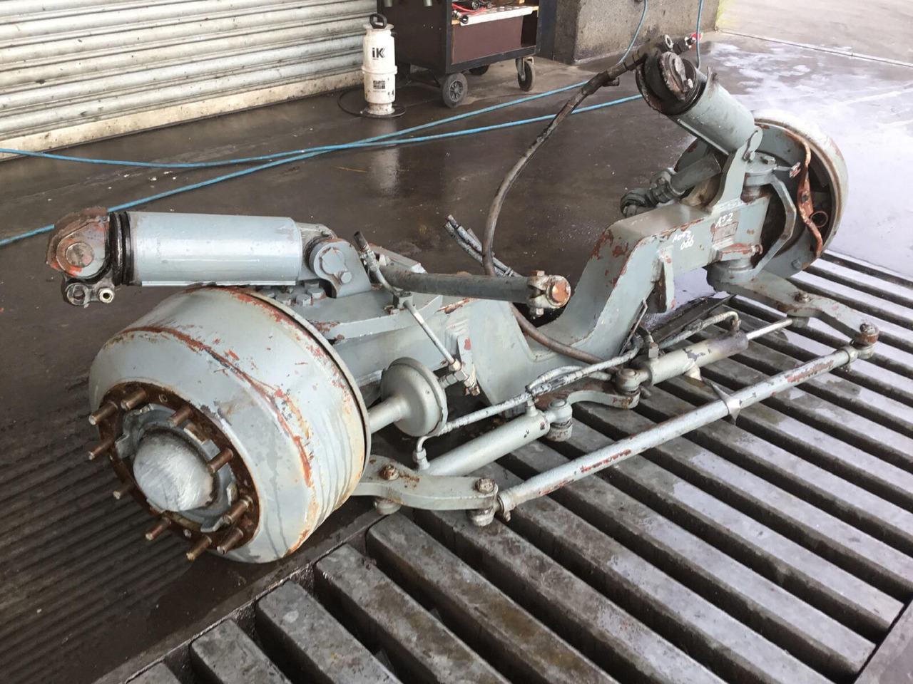 Liebherr LTM 1050-1 axle 2 - Essieu et pièces pour Grue mobile: photos 2 Liebherr LTM 1050-1 axle 2 - Essieu et pièces pour Grue mobile: photos 2