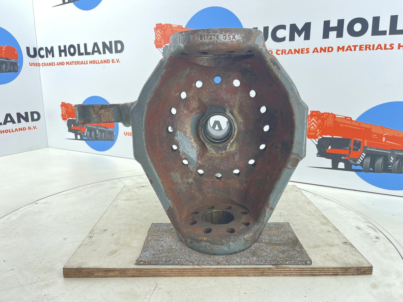 Liebherr LTM 1050-1 steering knuckle 16 holes axle 3 left - Fusée d'essieu pour Grue mobile: photos 5 Liebherr LTM 1050-1 steering knuckle 16 holes axle 3 left - Fusée d'essieu pour Grue mobile: photos 5