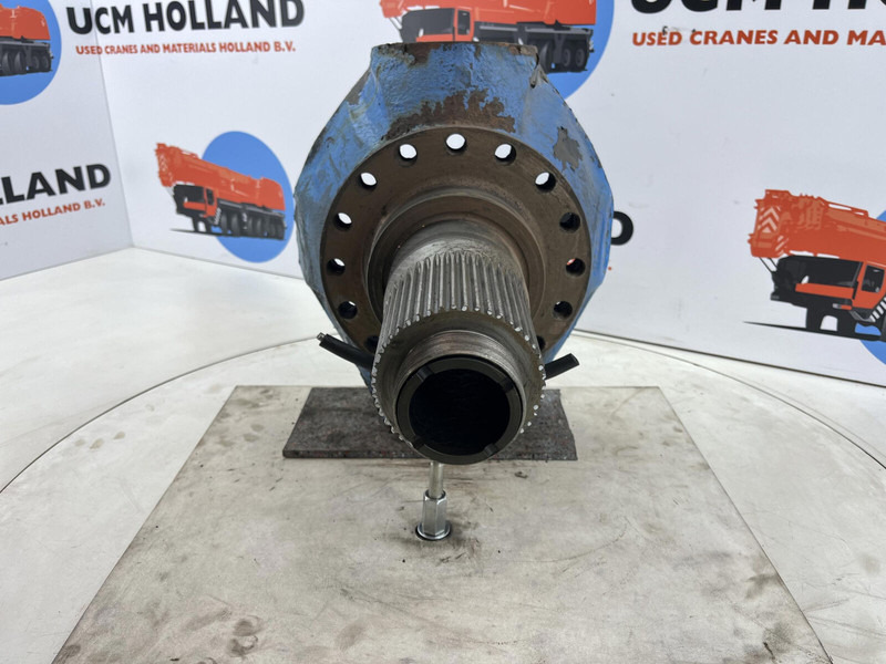 Liebherr LTM 1070 Steering knuckle 16 holes axle 4 - Fusée d'essieu: photos 2 Liebherr LTM 1070 Steering knuckle 16 holes axle 4 - Fusée d'essieu: photos 2
